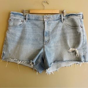 Abercrombie & Fitch 4” High Rise Mom Shorts